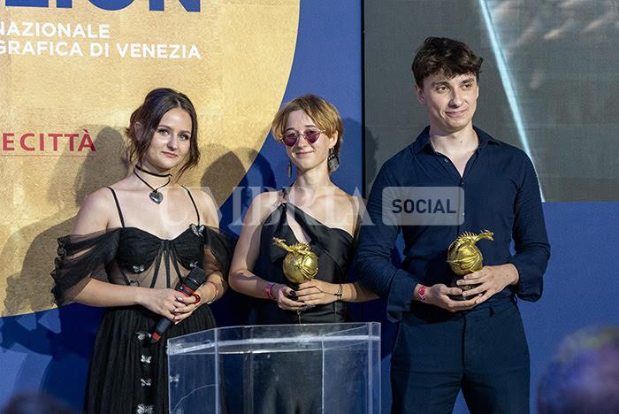 Mostra del Cinema, Side Academy consegna i draghi d’oro: premiato il perugino David Dencic 2 Mostra del Cinema, Side Academy consegna i draghi d’oro: premiato il perugino David Dencic 1
