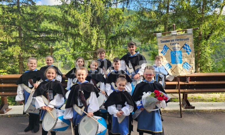 Dopo lo stop dovuto al sisma del 2016, i Tamburini medievali di Cascia tornano a suonare 1