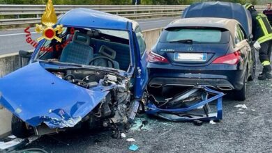 Auto contromano lungo la Perugia-Ancona, scontro frontale all'alba: due i feriti 2