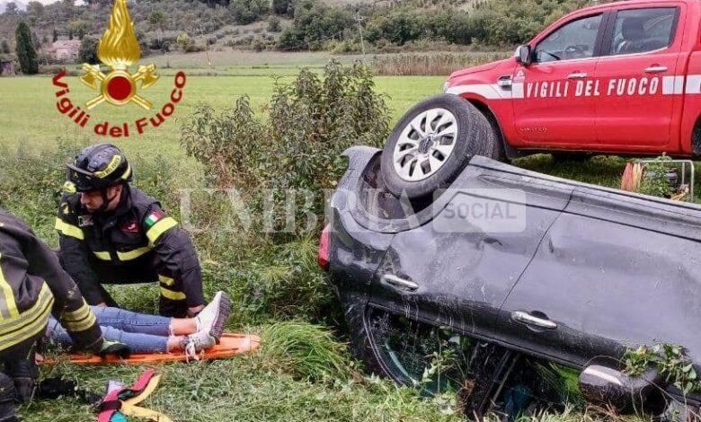 Incidente a Colle Umberto, auto fuori strada: una persona in ospedale 2 Incidente a Colle Umberto, auto fuori strada: una persona in ospedale 1