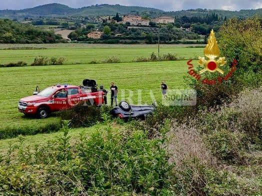 Incidente a Colle Umberto, auto fuori strada: una persona in ospedale 3
