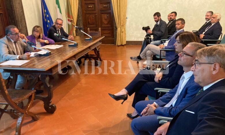 L'energia rinnovabile arriva in Umbria grazie alla siglato dello storico accordo tra Gepafin Spa e Plenitude 2 L'energia rinnovabile arriva in Umbria grazie alla siglato dello storico accordo tra Gepafin Spa e Plenitude 1