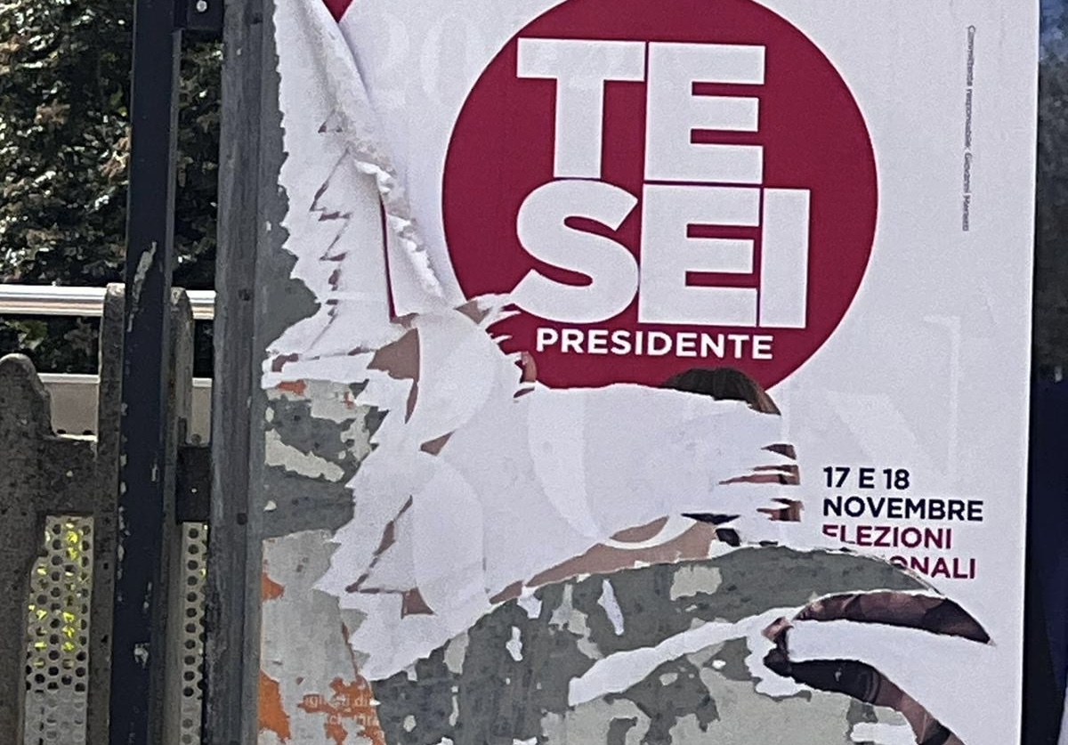 Regionali Umbria, ad Assisi strappati i manifesti di Tesei e Pastorelli (foto) 12 Regionali Umbria, ad Assisi strappati i manifesti di Tesei e Pastorelli (foto) 11