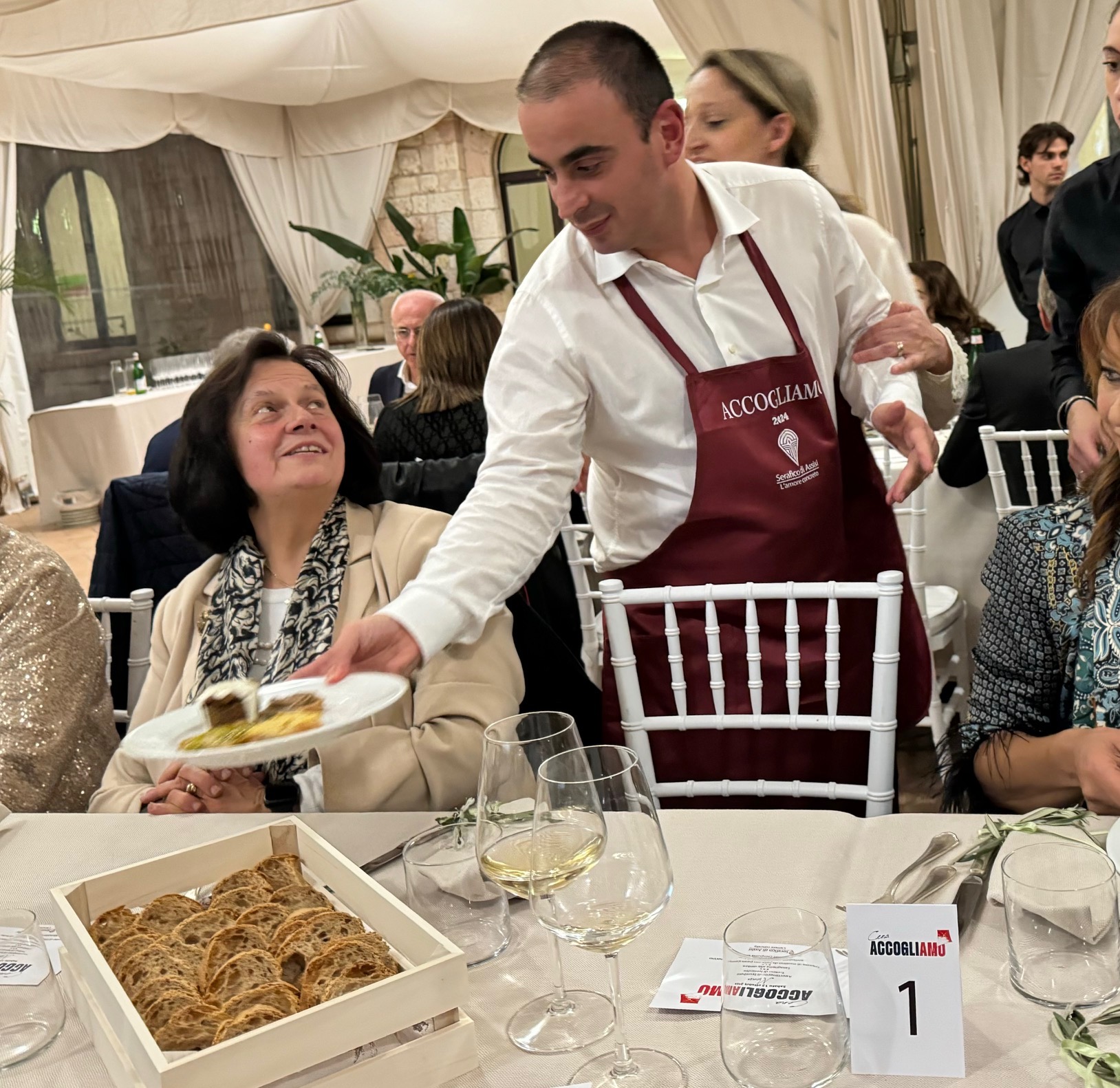 G7 Inclusione e Disabilità, i ragazzi del Serafico preparano pane e dolci alla cena dedicata a chi sostiene il loro percorso (foto) 7