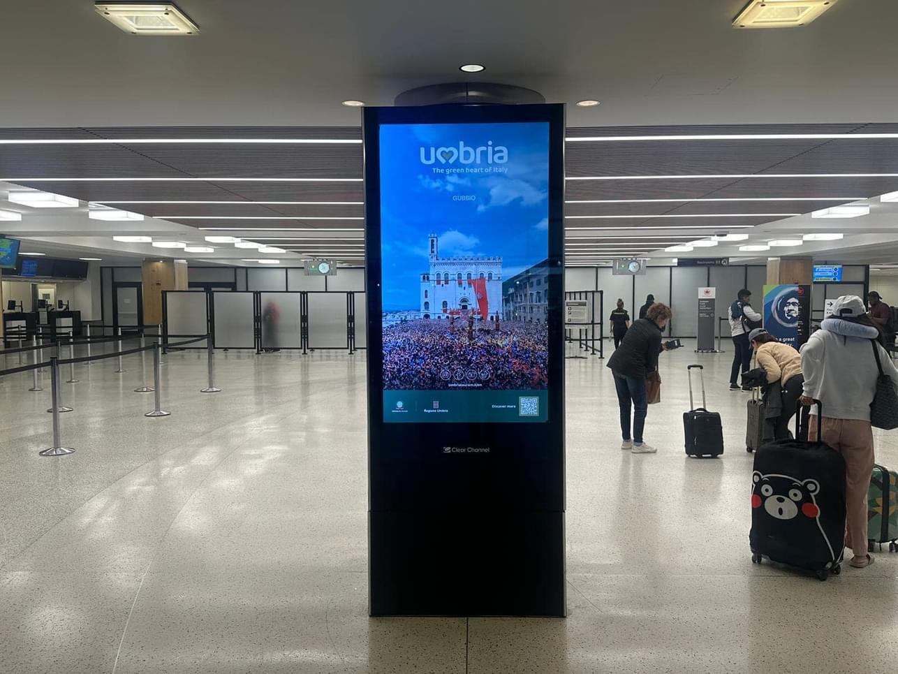 Immagini dagli aeroporti JFK di New York, Los Angeles, Francoforte. Agabiti: “Umbria modello e brand riconosciuto nel mondo” (foto) 14 Immagini dagli aeroporti JFK di New York, Los Angeles, Francoforte. Agabiti: “Umbria modello e brand riconosciuto nel mondo” (foto) 13
