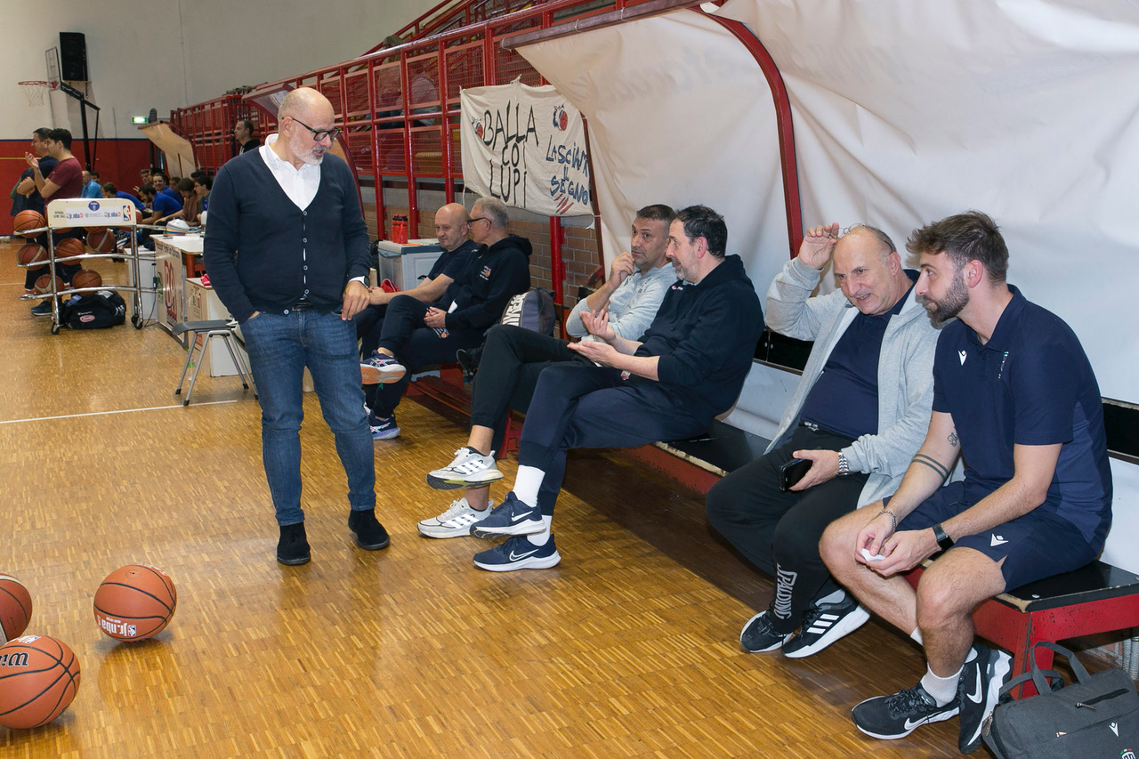 Tanti giovani a Ponte San Giovanni per “Ogni Regione Conta”, progetto della Federazione Italiana Pallacanestro (foto+video) 8 Tanti giovani a Ponte San Giovanni per “Ogni Regione Conta”, progetto della Federazione Italiana Pallacanestro (foto+video) 7