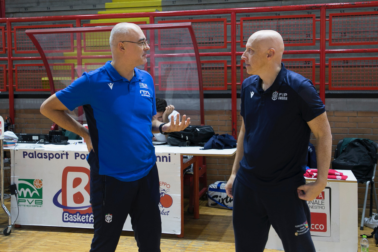 Tanti giovani a Ponte San Giovanni per “Ogni Regione Conta”, progetto della Federazione Italiana Pallacanestro (foto+video) 10 Tanti giovani a Ponte San Giovanni per “Ogni Regione Conta”, progetto della Federazione Italiana Pallacanestro (foto+video) 9