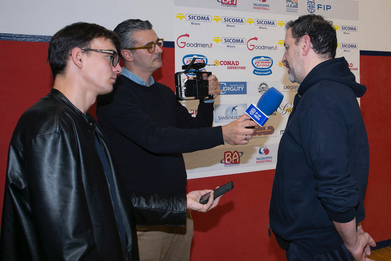 Tanti giovani a Ponte San Giovanni per “Ogni Regione Conta”, progetto della Federazione Italiana Pallacanestro (foto+video) 14 Tanti giovani a Ponte San Giovanni per “Ogni Regione Conta”, progetto della Federazione Italiana Pallacanestro (foto+video) 13