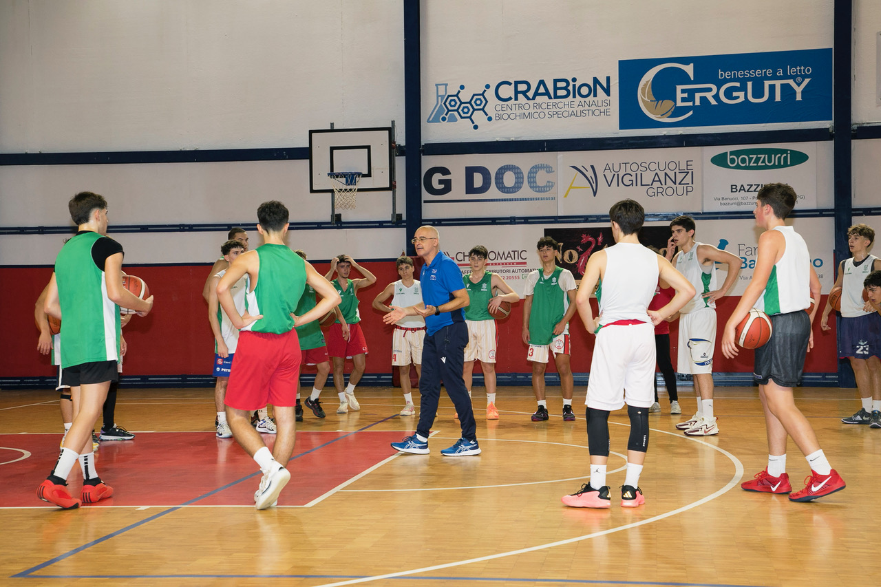 Tanti giovani a Ponte San Giovanni per “Ogni Regione Conta”, progetto della Federazione Italiana Pallacanestro (foto+video) 28 Tanti giovani a Ponte San Giovanni per “Ogni Regione Conta”, progetto della Federazione Italiana Pallacanestro (foto+video) 27