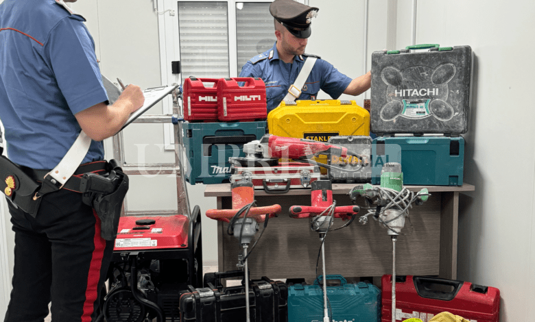 Norcia, denunciati in due per ricettazione: rubati 40 utensili da lavoro 2 Norcia, denunciati in due per ricettazione: rubati 40 utensili da lavoro 1