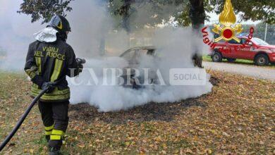Muore carbonizzato nell'auto in fiamme: tragedia al campo sportivo di Pietrafitta 8 Muore carbonizzato nell'auto in fiamme: tragedia al campo sportivo di Pietrafitta 7