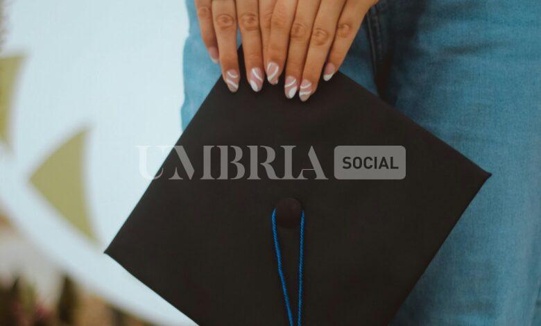Allarme dalle Università di Umbria, Marche e Abruzzo: tagli al FFO e aumento dei costi mettono a rischio la sopravvivenza degli Atenei 2 Allarme dalle Università di Umbria, Marche e Abruzzo: tagli al FFO e aumento dei costi mettono a rischio la sopravvivenza degli Atenei 1