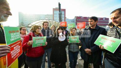 Regionali Umbria, Proietti con cartelli e megafono davanti all’ospedale di Perugia: “Salviamo la sanità pubblica” 17