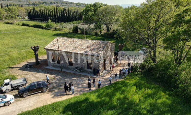 Torna alla comunità un antico affresco proveniente dalla Chiesa di Santa Maria in Paterno 2 Torna alla comunità un antico affresco proveniente dalla Chiesa di Santa Maria in Paterno 1