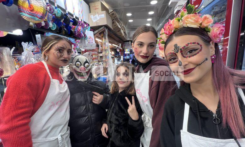 Successo ai Baracconi per la notte di Halloween: e dal 1º novembre torna la Fiera dei Morti (foto) 2 Successo ai Baracconi per la notte di Halloween: e dal 1º novembre torna la Fiera dei Morti (foto) 1