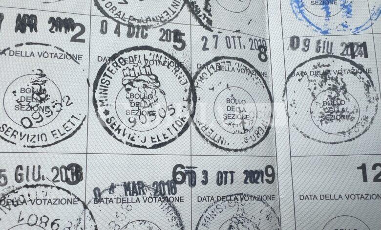 Regionali Umbria, alle 12 del 17 novembre ha votato poco meno del 10% degli aventi diritto; si sale al 30% alle 19, quasi 38% alle 23 2 Regionali Umbria, alle 12 del 17 novembre ha votato poco meno del 10% degli aventi diritto; si sale al 30% alle 19, quasi 38% alle 23 1