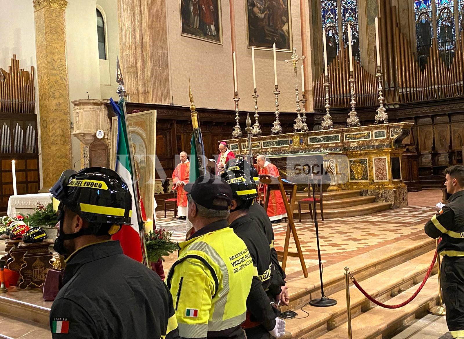 L'Umbria omaggia i vigili del fuoco per la loro patrona, Santa Barbara 9