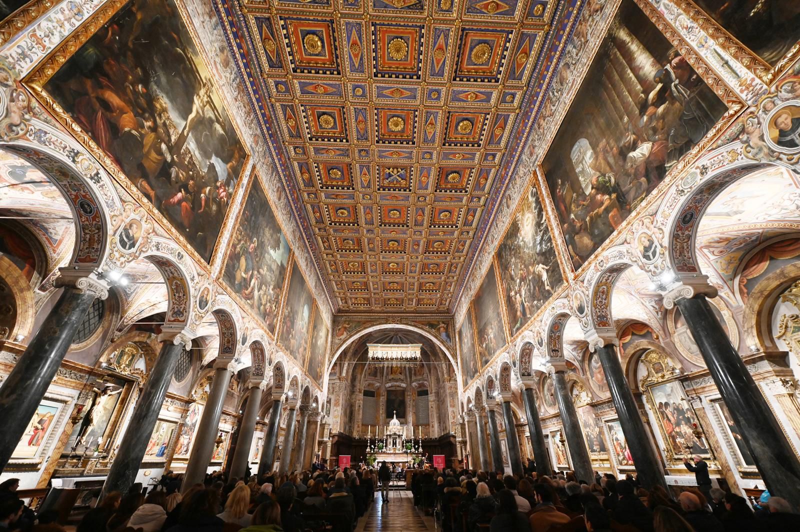 Uto Ughi e il suo amore per l’Umbria: Basilica di San Pietro gremita per il concerto del grande violinista (foto) 8 Uto Ughi e il suo amore per l’Umbria: Basilica di San Pietro gremita per il concerto del grande violinista (foto) 7