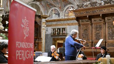 Uto Ughi e il suo amore per l’Umbria: Basilica di San Pietro gremita per il concerto del grande violinista (foto) 7