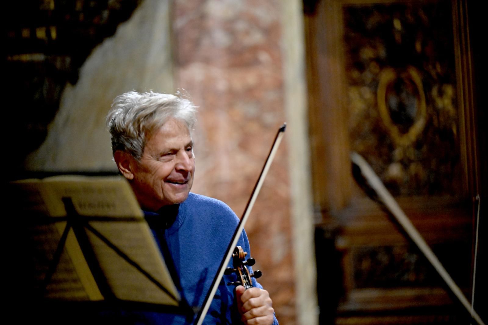 Uto Ughi e il suo amore per l’Umbria: Basilica di San Pietro gremita per il concerto del grande violinista (foto) 16 Uto Ughi e il suo amore per l’Umbria: Basilica di San Pietro gremita per il concerto del grande violinista (foto) 15