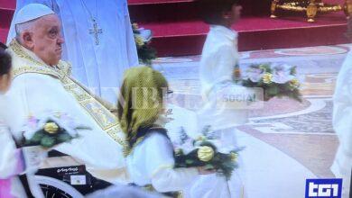 Inizia ufficialmente il Giubileo 2025, aperta la Porta Santa da Papa Francesco 27 Inizia ufficialmente il Giubileo 2025, aperta la Porta Santa da Papa Francesco 26