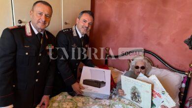 Carabinieri fanno gli auguri alla signora Lidia: 92 anni, sola nel giorno di Natale 11