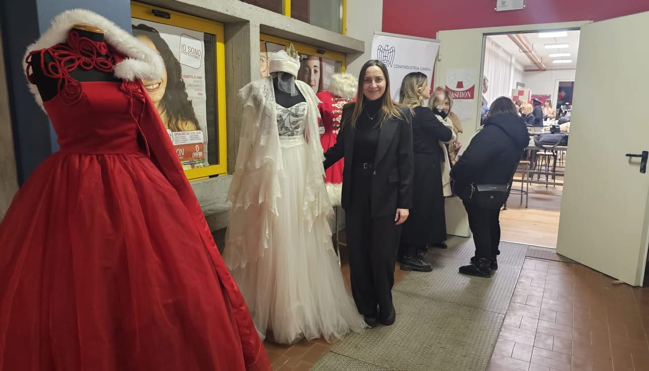 All’Istituto Professionale “Orfini” di Foligno inaugurato il nuovo laboratorio confezioni (foto) 11