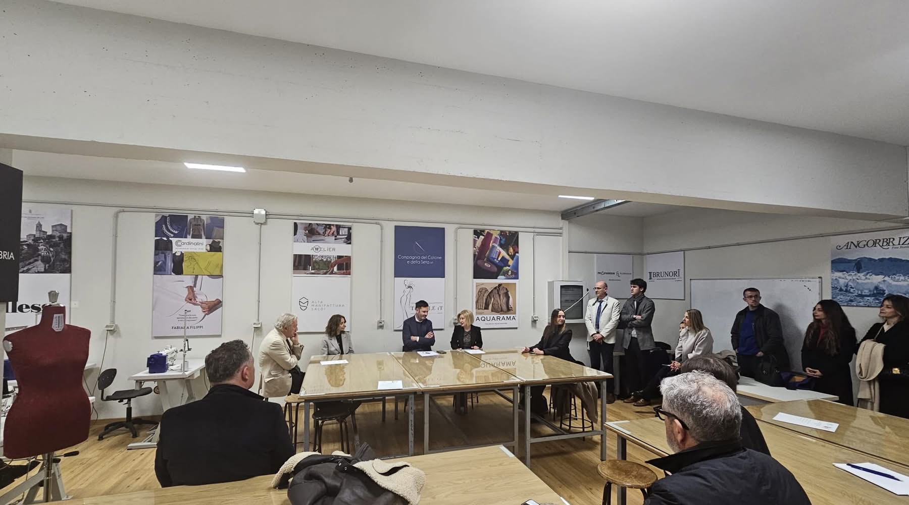 All’Istituto Professionale “Orfini” di Foligno inaugurato il nuovo laboratorio confezioni (foto) 25