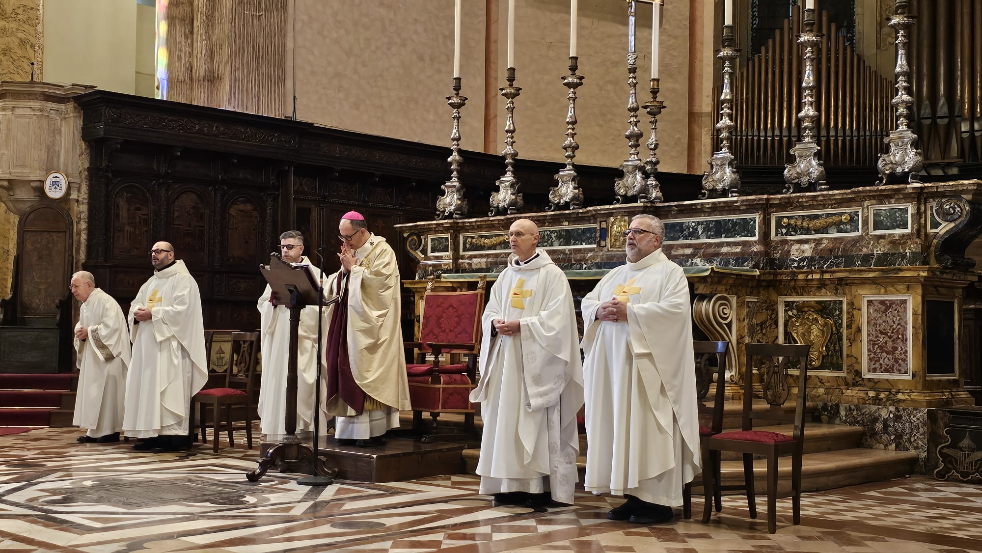 Celebrata a Perugia dal monsignor Maffeis la messa interforze (foto) 17