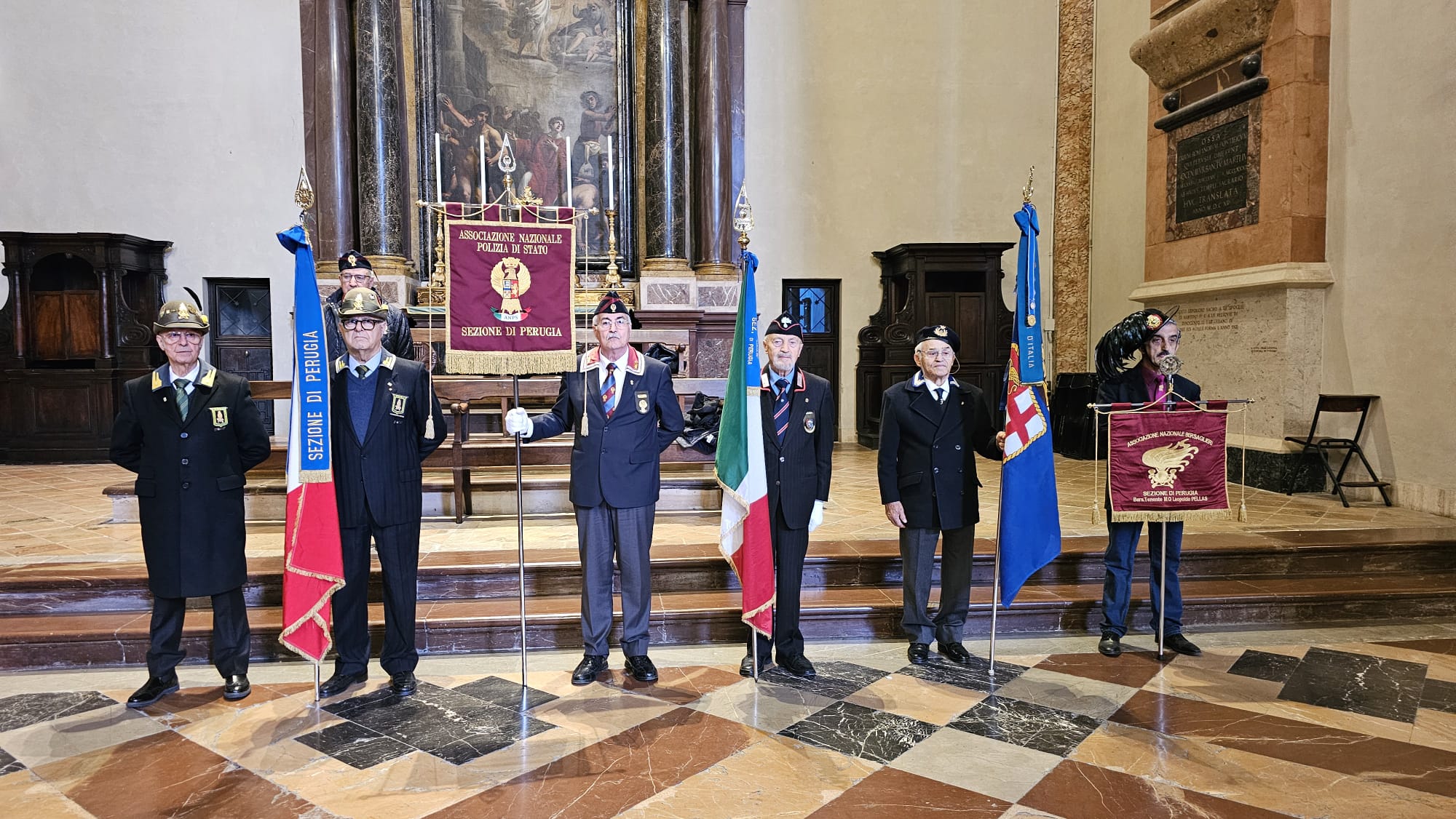 Celebrata a Perugia dal monsignor Maffeis la messa interforze (foto) 3