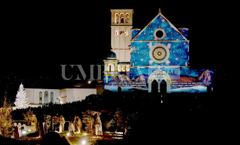 Natale ad Assisi, arte e tecnologia danno vita a spettacolari proiezioni luminose dedicate al Cantico delle Creature 2 Natale ad Assisi, arte e tecnologia danno vita a spettacolari proiezioni luminose dedicate al Cantico delle Creature 1