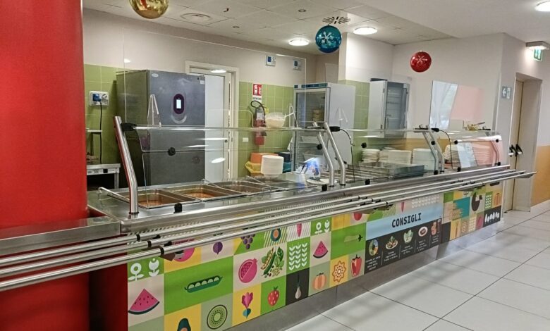 “MenSana” è la nuova mensa dell’Ospedale di Perugia: prodotti bio e ambiente immersivo con immagini del territorio umbro 2 “MenSana” è la nuova mensa dell’Ospedale di Perugia: prodotti bio e ambiente immersivo con immagini del territorio umbro 1