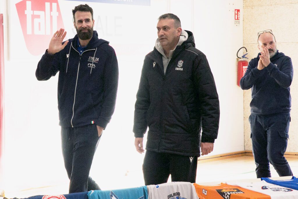 Via alla stagione Jr. NBA FIP: pure in Umbria il Draft Under 13, con l’abbinamento delle società della regione alle squadre della NBA 22 Via alla stagione Jr. NBA FIP: pure in Umbria il Draft Under 13, con l’abbinamento delle società della regione alle squadre della NBA 21