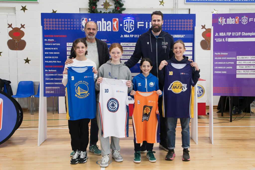 Via alla stagione Jr. NBA FIP: pure in Umbria il Draft Under 13, con l’abbinamento delle società della regione alle squadre della NBA 10 Via alla stagione Jr. NBA FIP: pure in Umbria il Draft Under 13, con l’abbinamento delle società della regione alle squadre della NBA 9