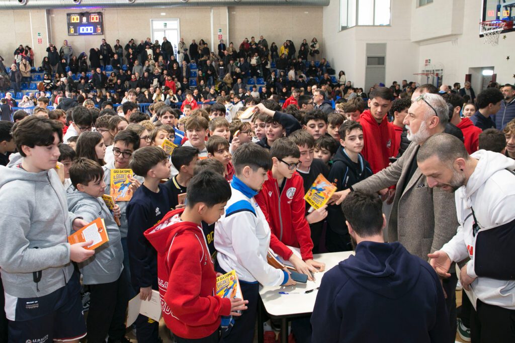 Via alla stagione Jr. NBA FIP: pure in Umbria il Draft Under 13, con l’abbinamento delle società della regione alle squadre della NBA 4 Via alla stagione Jr. NBA FIP: pure in Umbria il Draft Under 13, con l’abbinamento delle società della regione alle squadre della NBA 3