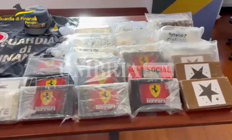 Maxi sequestro di droga in Umbria: 65 chili di cocaina scoperti a Foligno 2 Maxi sequestro di droga in Umbria: 65 chili di cocaina scoperti a Foligno 1