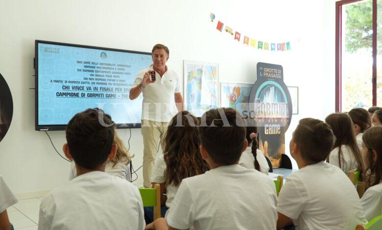 Le Grotte di Frasassi portano "Gormiti - The New Era" nelle scuole umbre per insegnare la sostenibilità ambientale 2 Le Grotte di Frasassi portano "Gormiti - The New Era" nelle scuole umbre per insegnare la sostenibilità ambientale 1