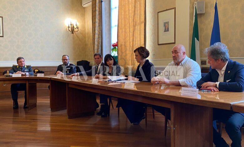 Terni più sicura, firmato in Prefettura il Patto per la sicurezza urbana 2 Terni più sicura, firmato in Prefettura il Patto per la sicurezza urbana 1