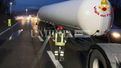 Si stacca cisterna di GPL da motrice di un tir, ore di disagi sul raccordo 22 Si stacca cisterna di GPL da motrice di un tir, ore di disagi sul raccordo 21
