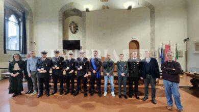 Eroismo e dedizione: encomi solenni per quattro agenti della Polizia Locale di Città di Castello 17 Eroismo e dedizione: encomi solenni per quattro agenti della Polizia Locale di Città di Castello 16