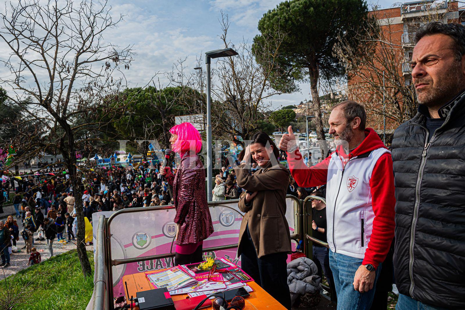 Grande partecipazione alla prima sfilata del Carnevale di San Sisto (foto) 13