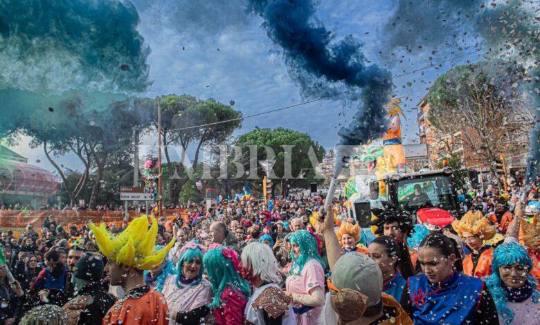 Grande partecipazione alla prima sfilata del Carnevale di San Sisto (foto) 2 Grande partecipazione alla prima sfilata del Carnevale di San Sisto (foto) 1