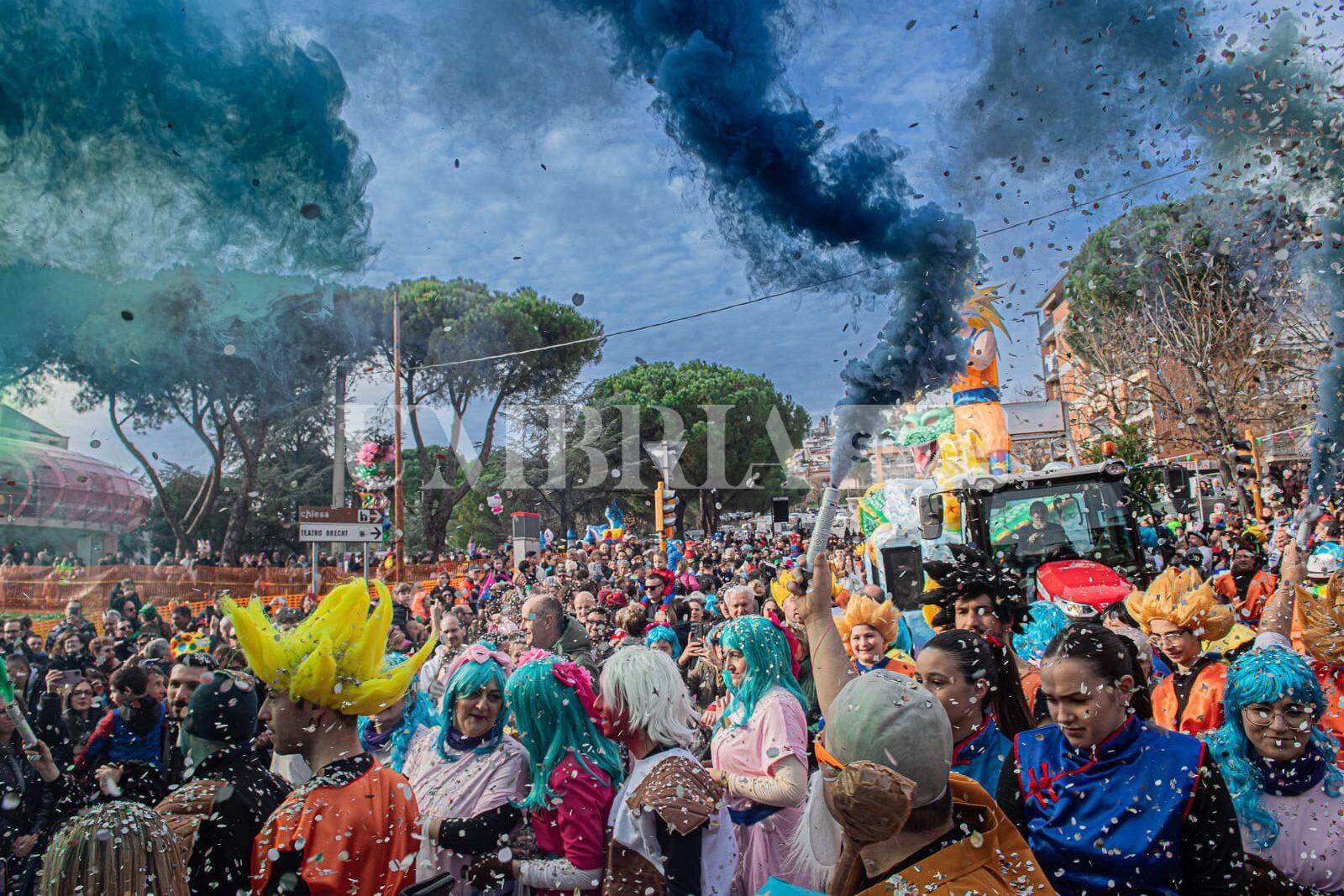 Grande partecipazione alla prima sfilata del Carnevale di San Sisto (foto) 15
