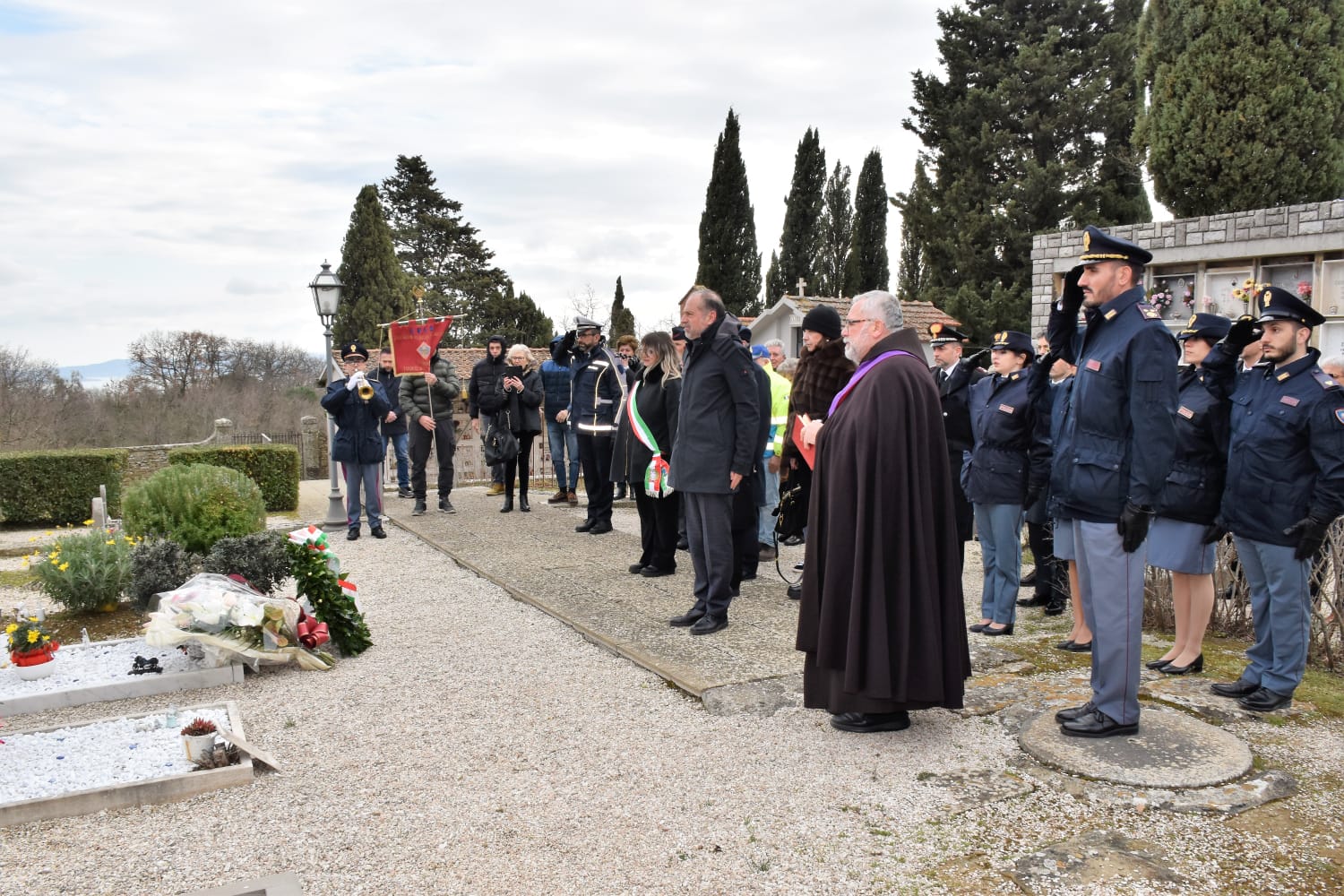 La Polizia di Stato e Tuoro hanno ricordato il sacrificio di Emanuele Petri (foto) 17