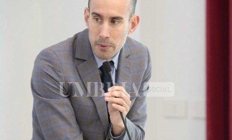 Emanuele Ciotti insediato alla guida dell'Usl Umbria 1 2 Emanuele Ciotti insediato alla guida dell'Usl Umbria 1 1