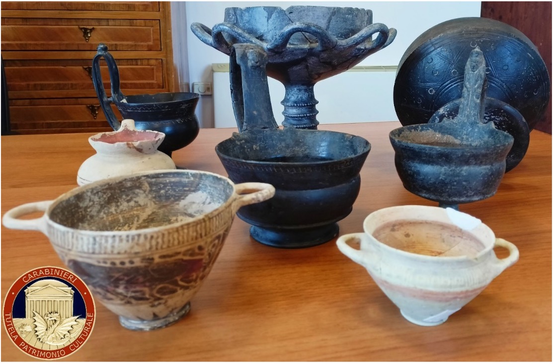 Restituiti al Museo Archeologico dell’Umbria oltre duemila reperti archeologici recuperati dai Carabinieri 5