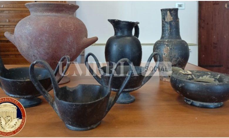 Restituiti al Museo Archeologico dell’Umbria oltre duemila reperti archeologici recuperati dai Carabinieri 2 Restituiti al Museo Archeologico dell’Umbria oltre duemila reperti archeologici recuperati dai Carabinieri 1