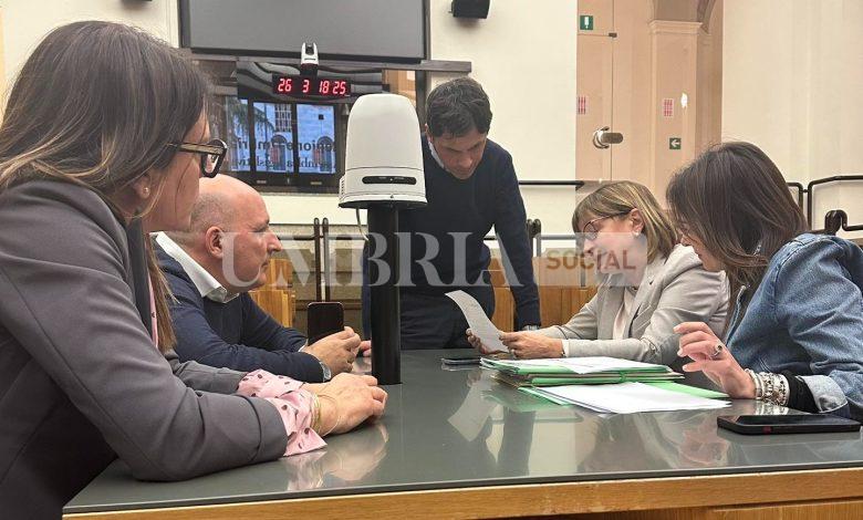 Buco sanità, il centrodestra all'attacco: "Non esiste, come non c'è rischio commissariamento: devono dimettersi tutti" 1
