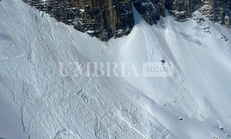 Elevato rischio valanghe sui Sibillini, i consigli del Sasu per escursioni in sicurezza 2 Elevato rischio valanghe sui Sibillini, i consigli del Sasu per escursioni in sicurezza 1