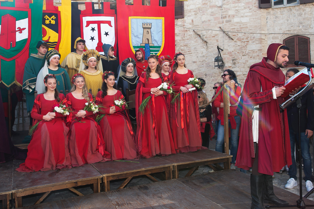 Calendimaggio di Assisi, presentate le 10 Madonne Primavera: al via la festa medievale fra le più sentite in Umbria (foto) 29